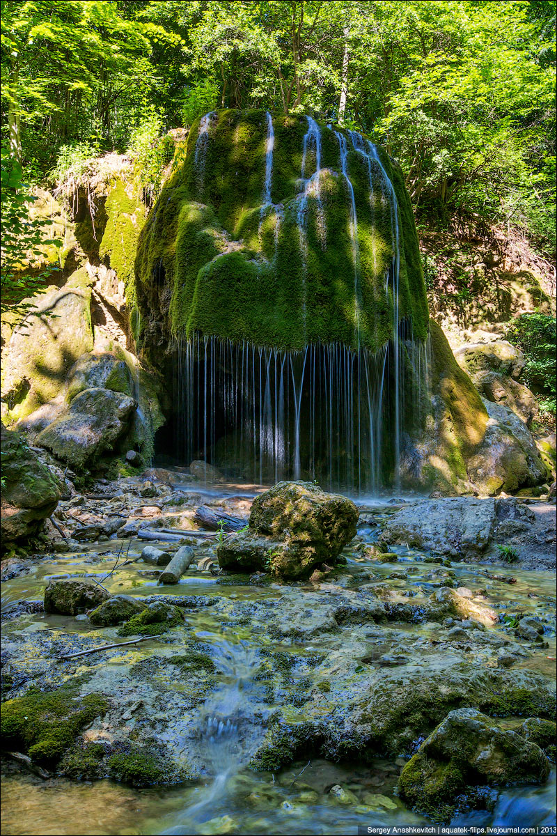 Водопад Серебряные струи иллюстрация 1