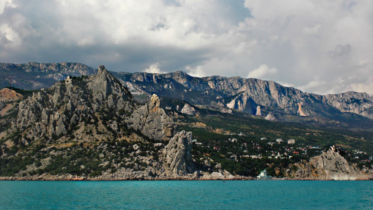 гора в виде кошки в крыму